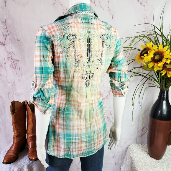 Roar Embroidered Western Shirt - Picture 5 of 9